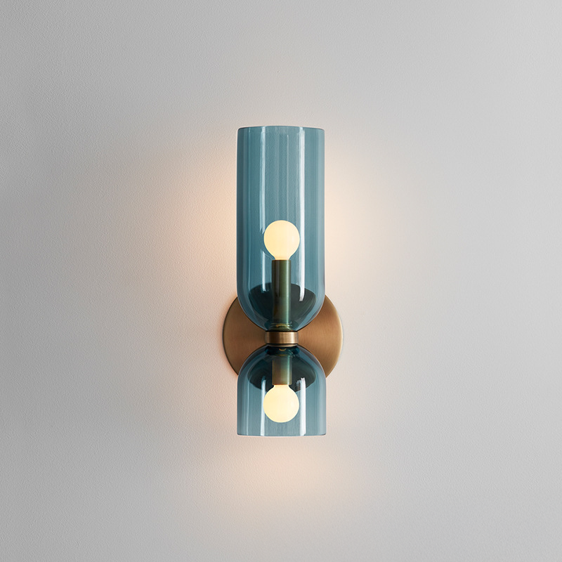 Kreative Wandleuchte aus Glas