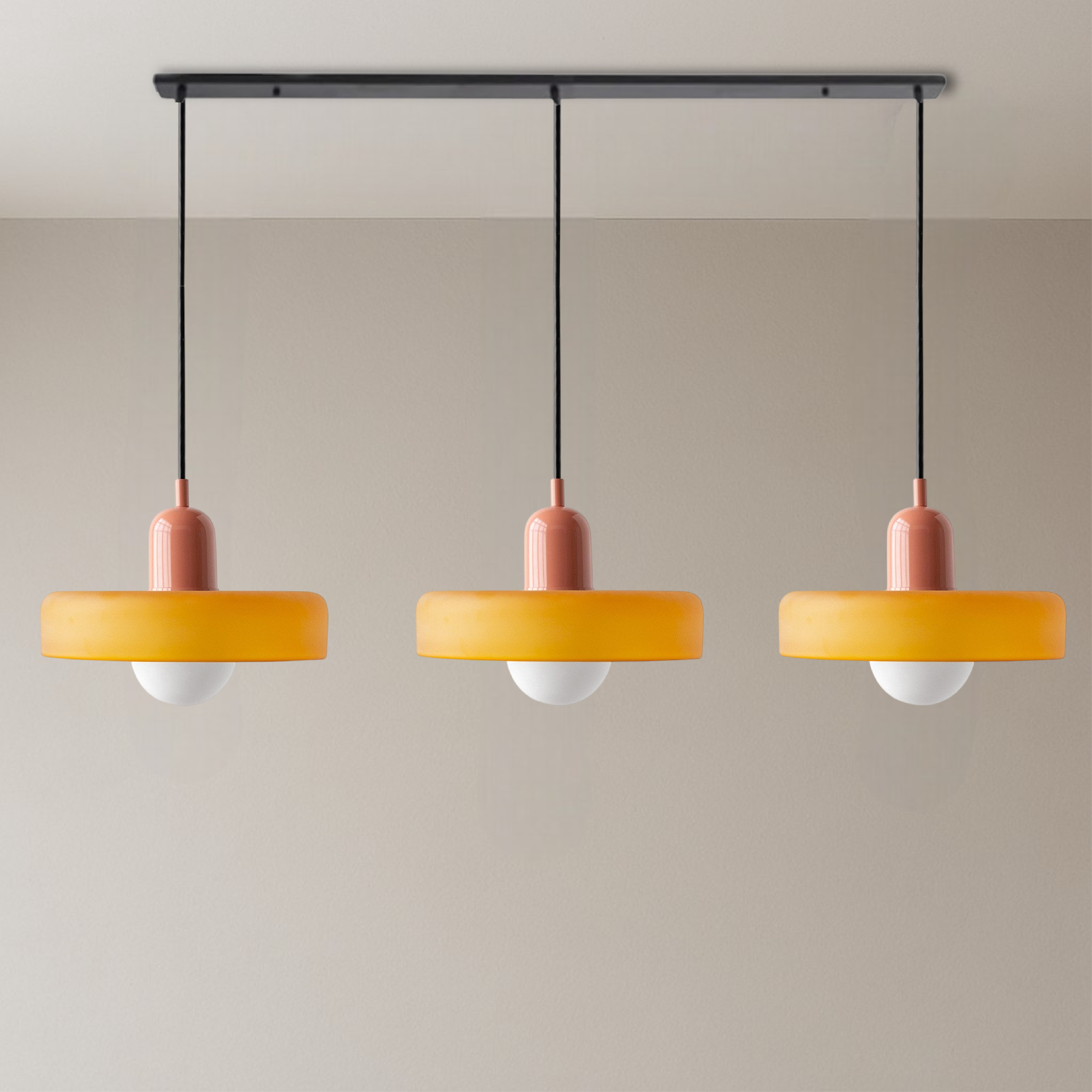 3-köpfige Bauhaus-Pendelleuchte aus farbigem Glas