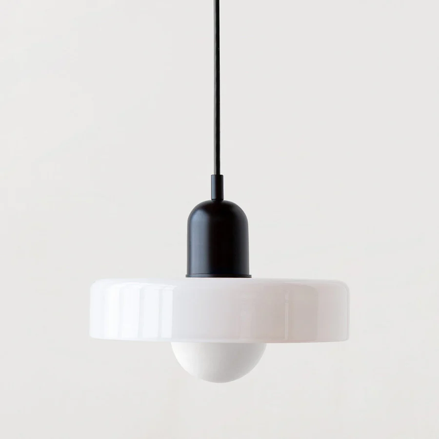Bauhaus Pendelleuchte aus farbigem Glas
