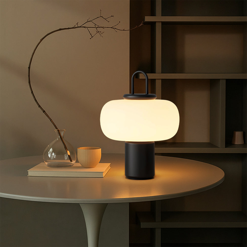 Nordische Nachttischlampe