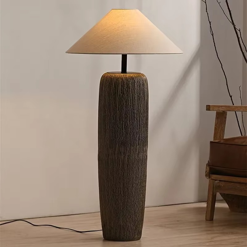 Stehlampe aus Keramik