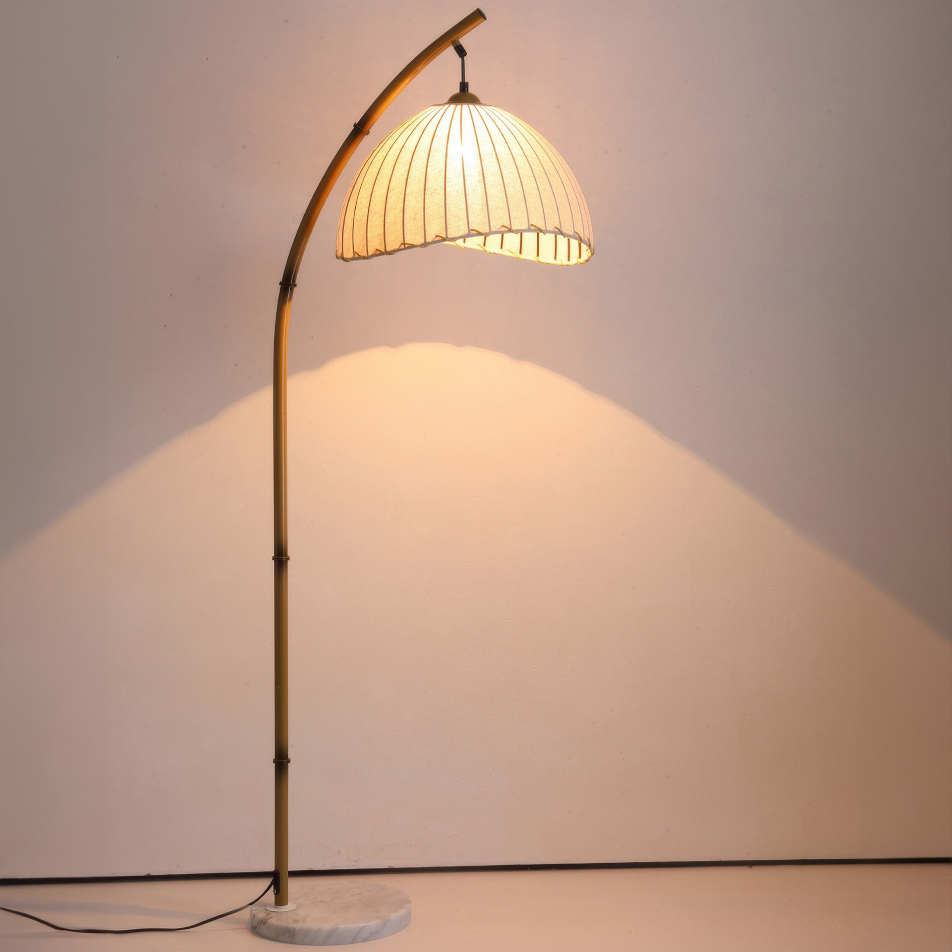 Cultural Bamboo Stehlampe