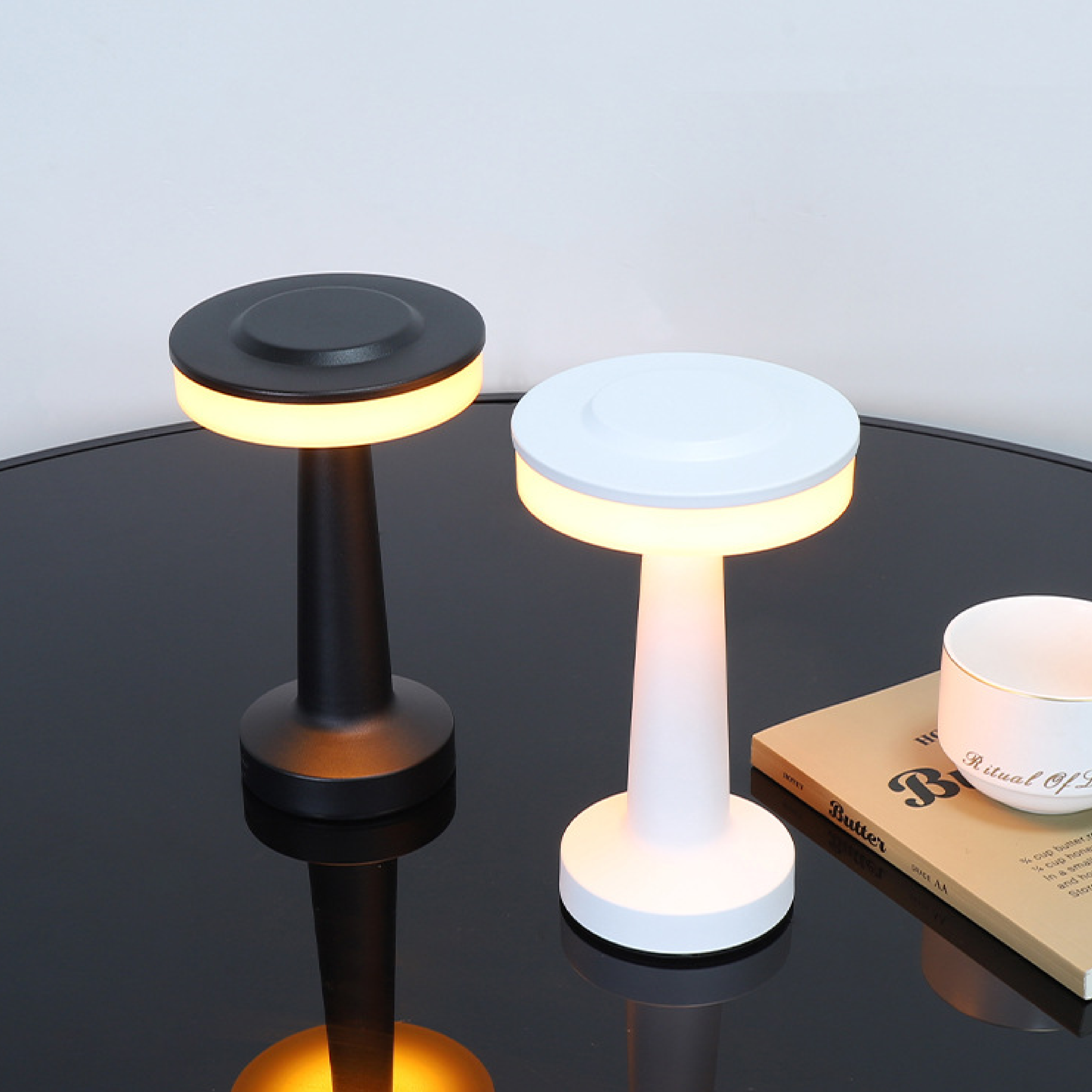 Birdona's Metall-Tischlampe