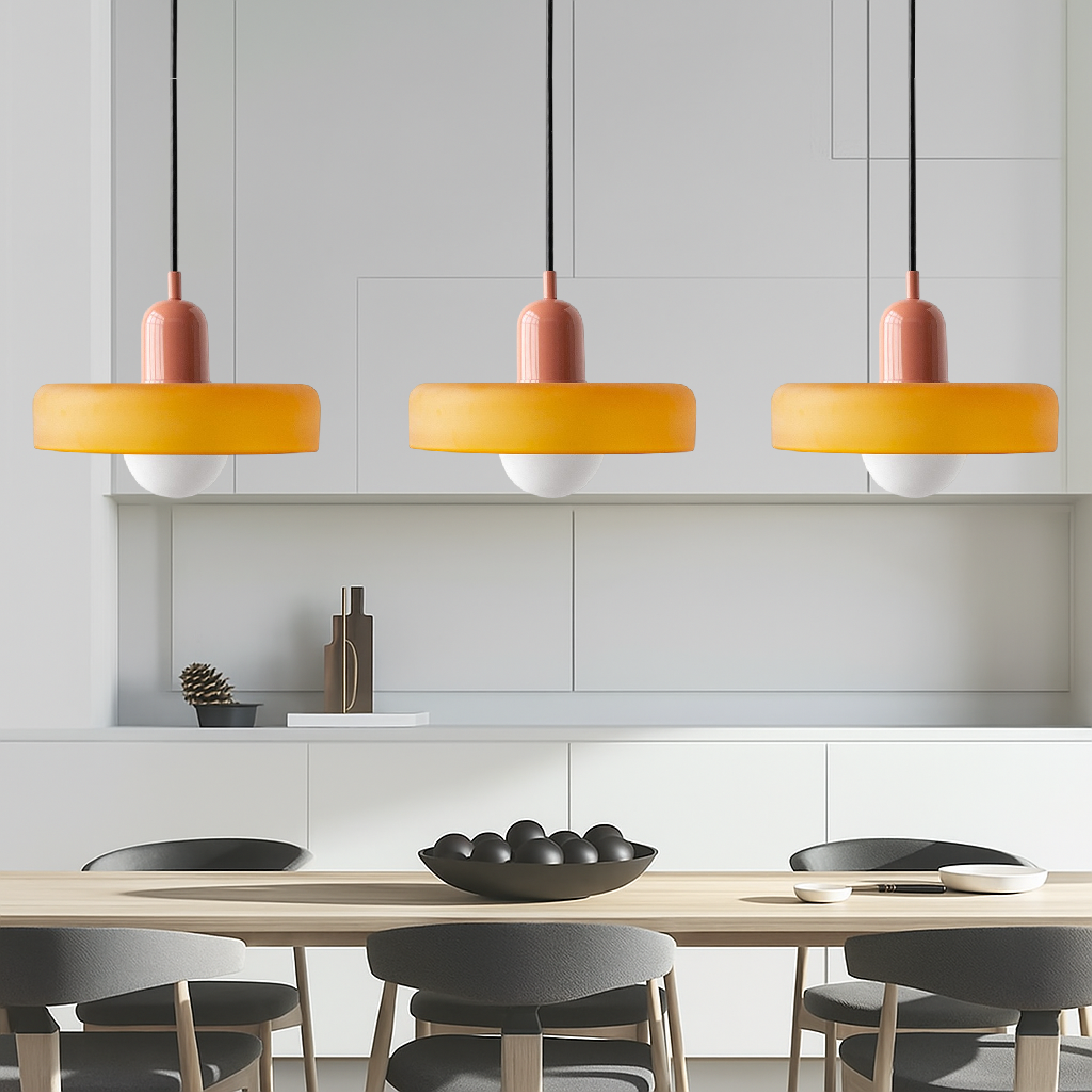 3-köpfige Bauhaus-Pendelleuchte aus farbigem Glas